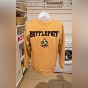 Harry Potter Hufflepuff Crewneck Sweatshirt XL Yellow Wizarding World